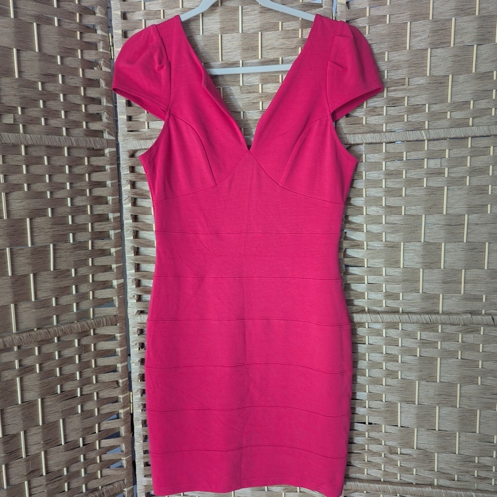 Lipsy London Hot Pink Bodycon Bandage Dress Cap Sleeve‎ V Neck Scoop Back Size 8